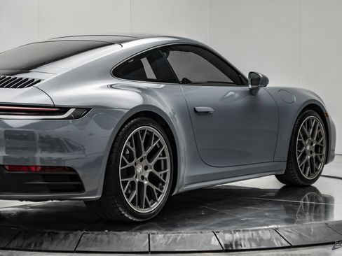Used 2024 Porsche 911 Carrera RWD image 17