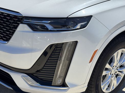 New 2025 Cadillac XT6 Luxury image 8