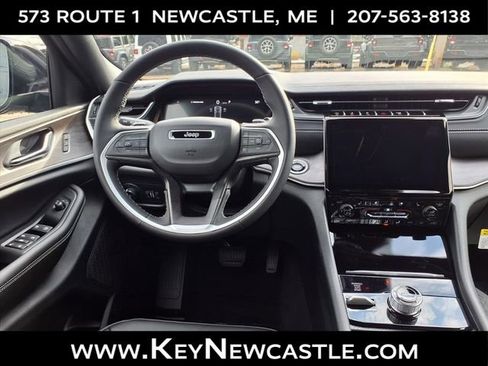New 2025 Jeep Grand Cherokee Limited w/ Luxury Tech Group II AWD/4WD image 14