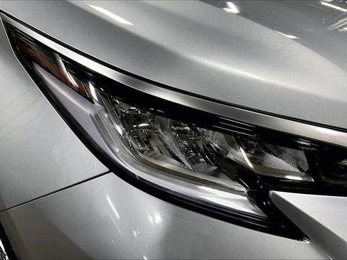 New 2025 Toyota Sienna Limited image 13