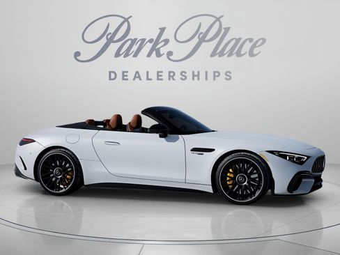 Used 2022 Mercedes-Benz SL 63 AMG 4MATIC image 28
