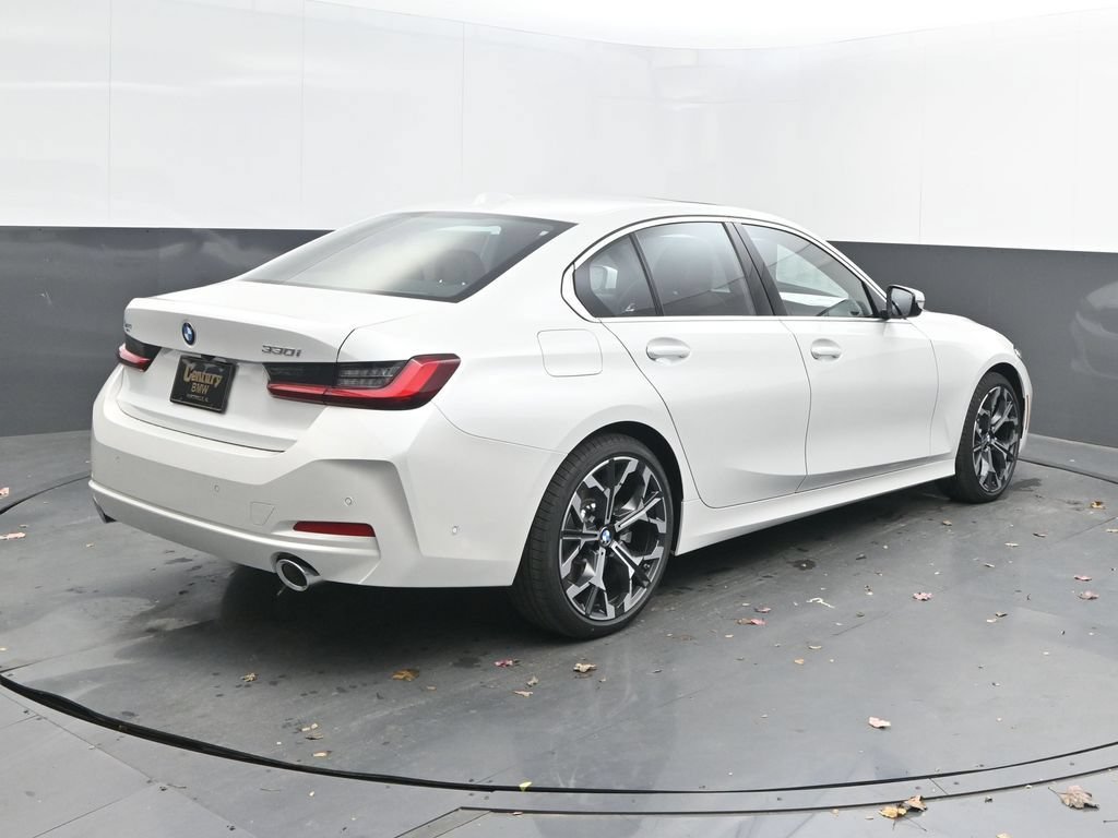 Used 2026 BMW 330i Sedan w/ Premium Package RWD image 7