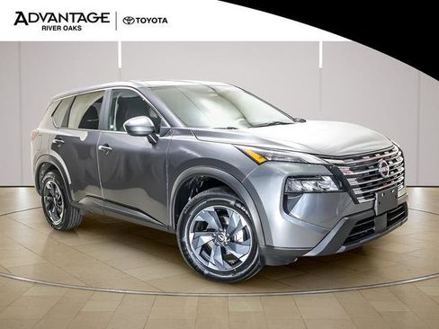 Used 2024 Nissan Rogue SV AWD/4WD image 2