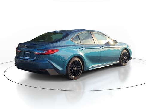 Used 2025 Toyota Camry SE w/ Multimedia Upgrade Package FWD image 7