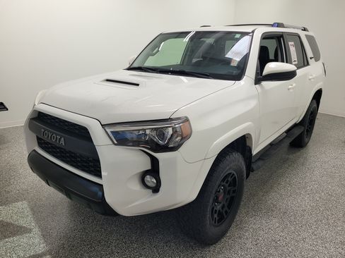 Used 2018 Toyota 4Runner TRD Pro AWD/4WD image 2