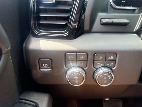 New 2026 GMC Sierra 1500 AT4 w/ AT4 Premium Package AWD/4WD image 18
