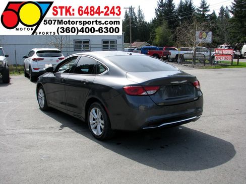 Used 2015 Chrysler 200 Limited w/ Convenience Group image 5