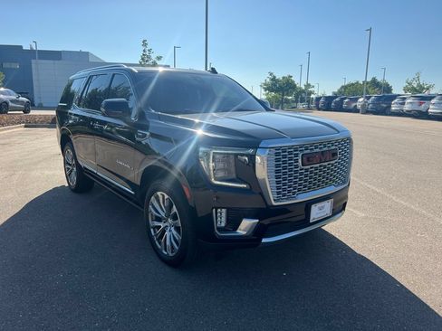 Used 2021 GMC Yukon Denali w/ Denali Ultimate Package AWD/4WD image 7