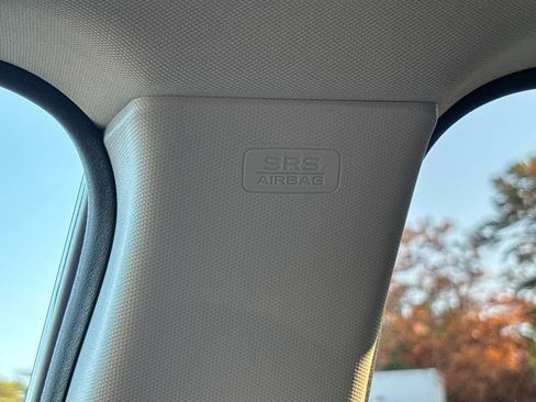 Used 2025 Subaru Outback Premium image 32