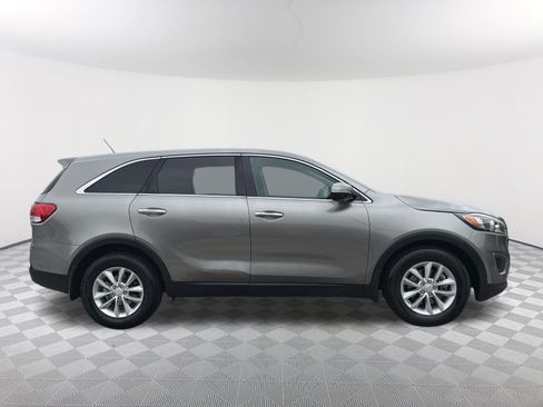 Used 2016 Kia Sorento L FWD image 16