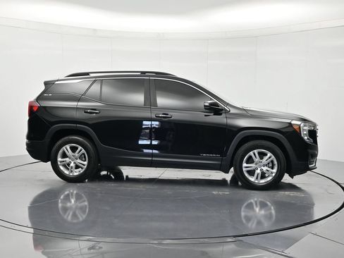 Certified 2024 GMC Terrain SLE w/ Driver Convenience Package FWD image 4
