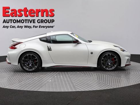 Used 2020 Nissan 370Z NISMO RWD image 4