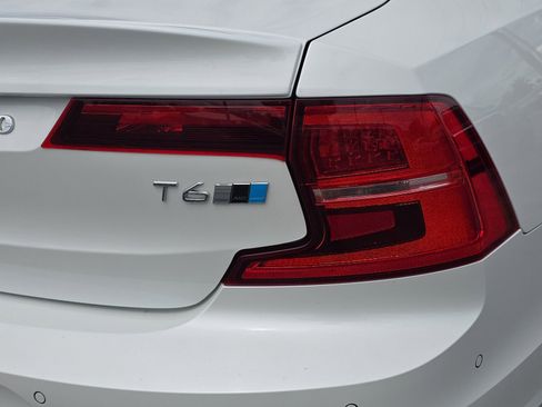 Used 2017 Volvo S90 T6 Inscription w/ Vision Package image 8