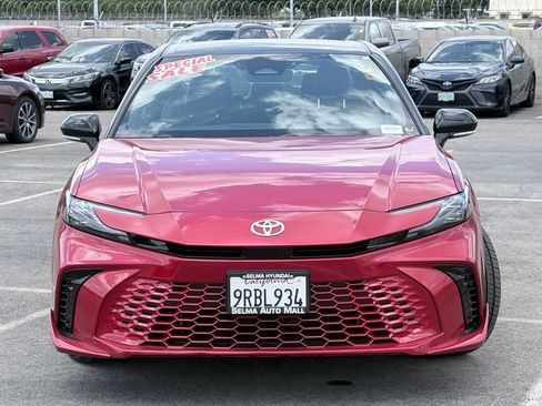 Used 2025 Toyota Camry XSE FWD image 3