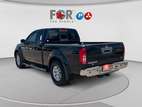 Used 2020 Nissan Frontier SV RWD image 3