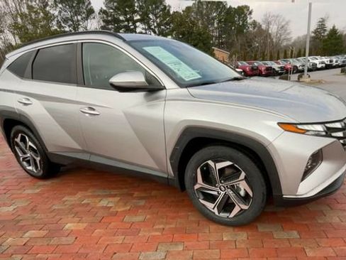 Used 2022 Hyundai Tucson SEL w/ Convenience Package FWD image 3