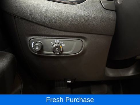Used 2023 Chevrolet Equinox RS FWD image 21