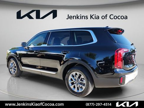 Certified 2024 Kia Telluride LX FWD image 8