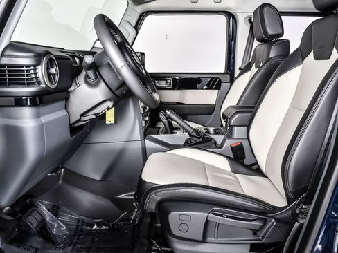 Used 2025 INEOS Grenadier Station Wagon AWD/4WD image 11