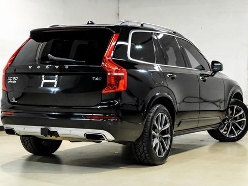Used 2017 Volvo XC90 T6 Momentum w/ Vision Package image 9