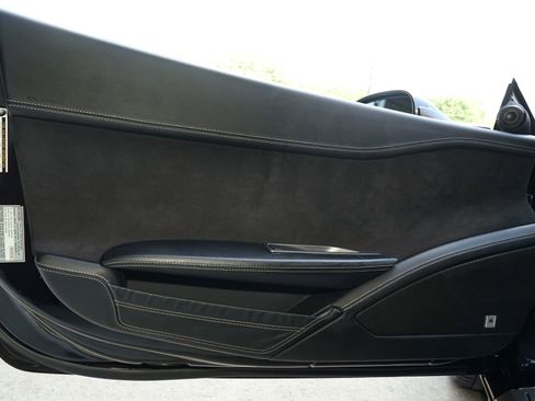 Used 2013 Ferrari 458 Spider RWD image 18