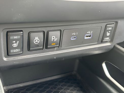 Used 2023 Nissan Frontier SV w/ SV Convenience Package image 35