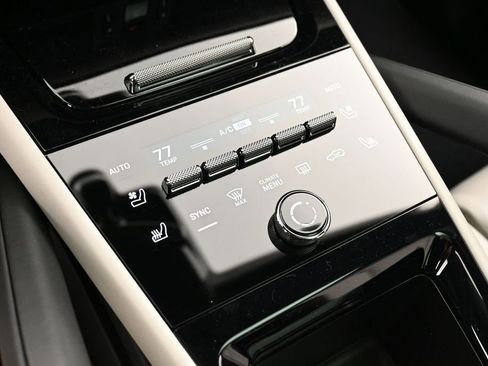 New 2026 Porsche Cayenne Coupe AWD/4WD image 21