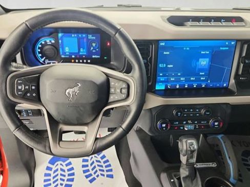 Used 2023 Ford Bronco Wildtrak AWD/4WD image 14
