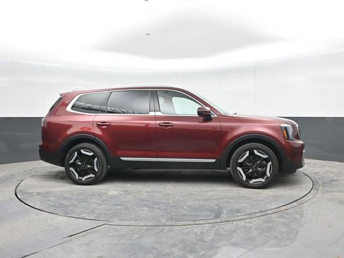 Used 2023 Kia Telluride EX w/ EX Captain's Chair Package FWD image 9
