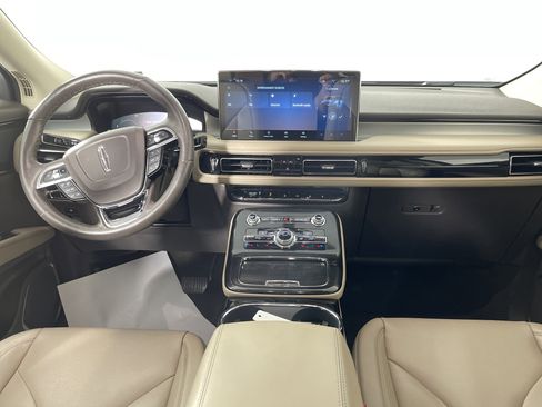 Used 2021 Lincoln Nautilus Standard image 14