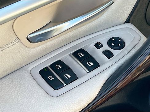 Used 2018 BMW 330i Sedan RWD image 18