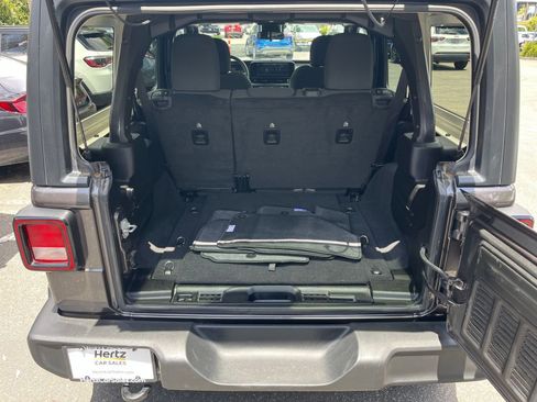 Used 2025 Jeep Wrangler Unlimited Sport AWD/4WD image 30