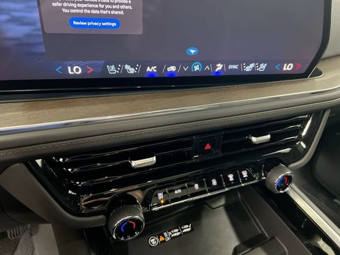 New 2026 Chevrolet Tahoe High Country AWD/4WD image 17