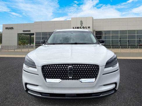 Used 2023 Lincoln Aviator AWD w/ Class IV Trailer Tow Package image 8