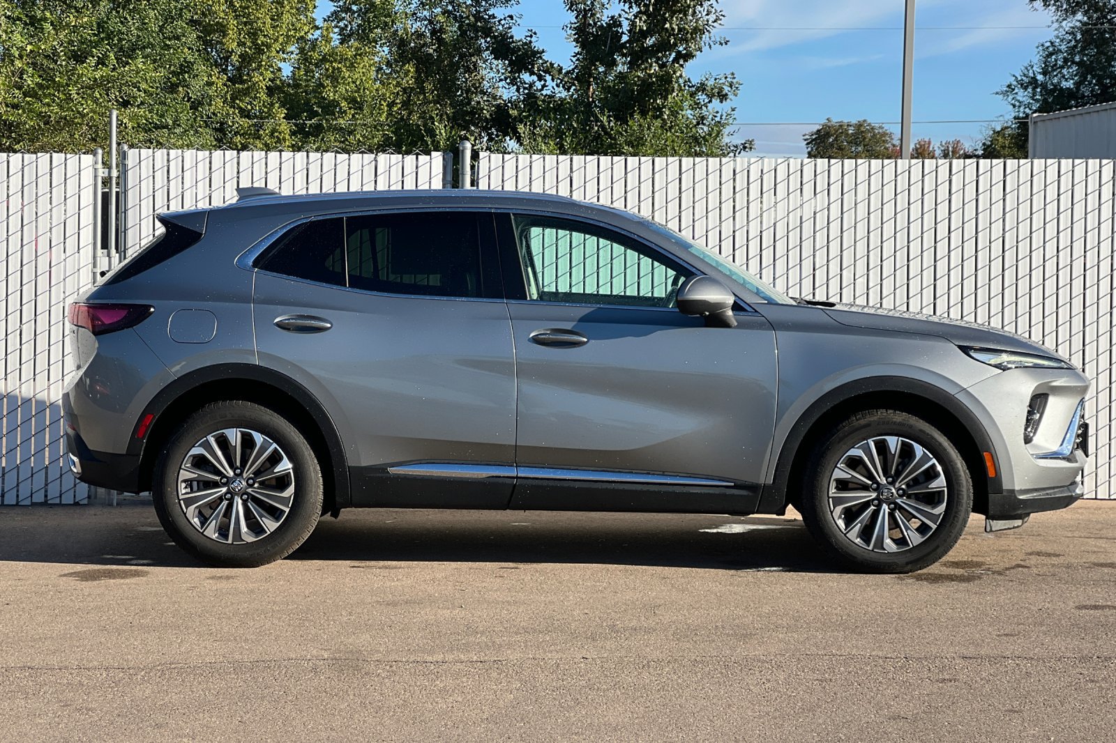 Used 2024 Buick Envision Preferred AWD/4WD image 3