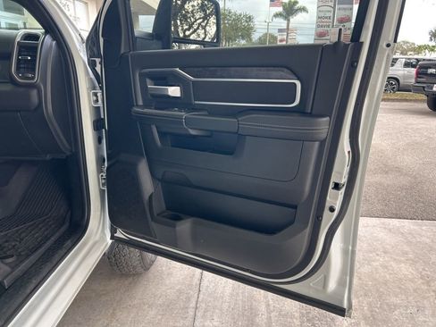 Used 2024 RAM 3500 Big Horn w/ Night Edition image 28