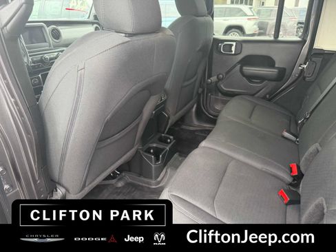Used 2022 Jeep Wrangler Unlimited Sport AWD/4WD image 14
