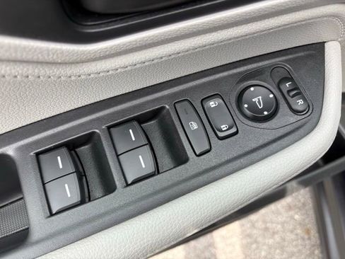 Used 2024 Honda Odyssey EX-L image 11
