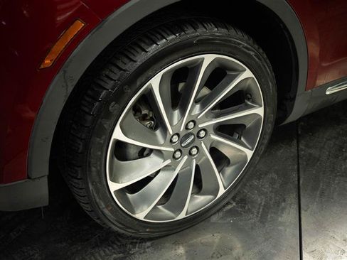 Used 2019 Lincoln Nautilus Reserve AWD/4WD image 4