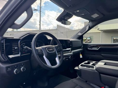 Used 2024 GMC Sierra 1500 Elevation AWD/4WD image 11