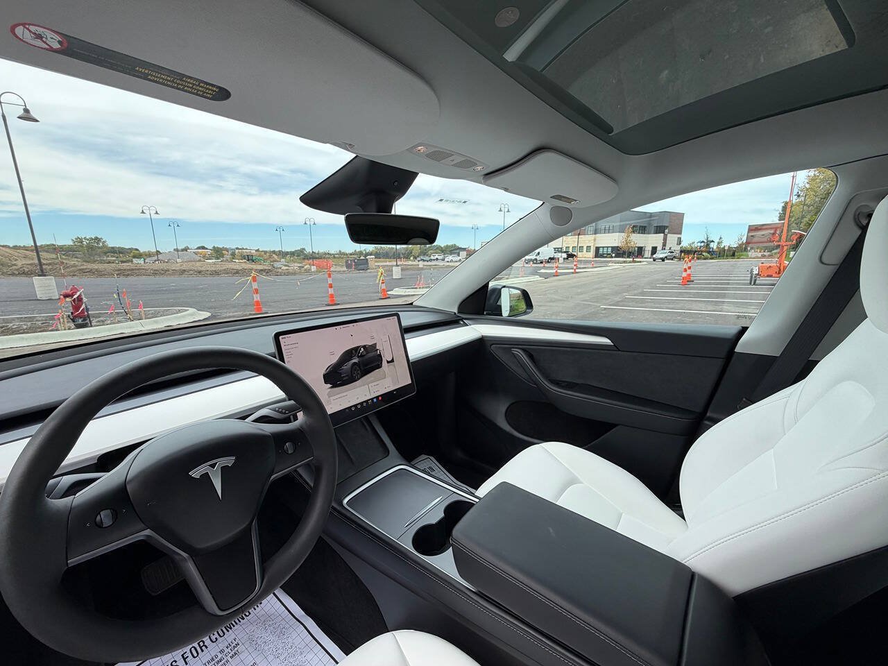 Used 2024 Tesla Model Y Long Range AWD/4WD image 12