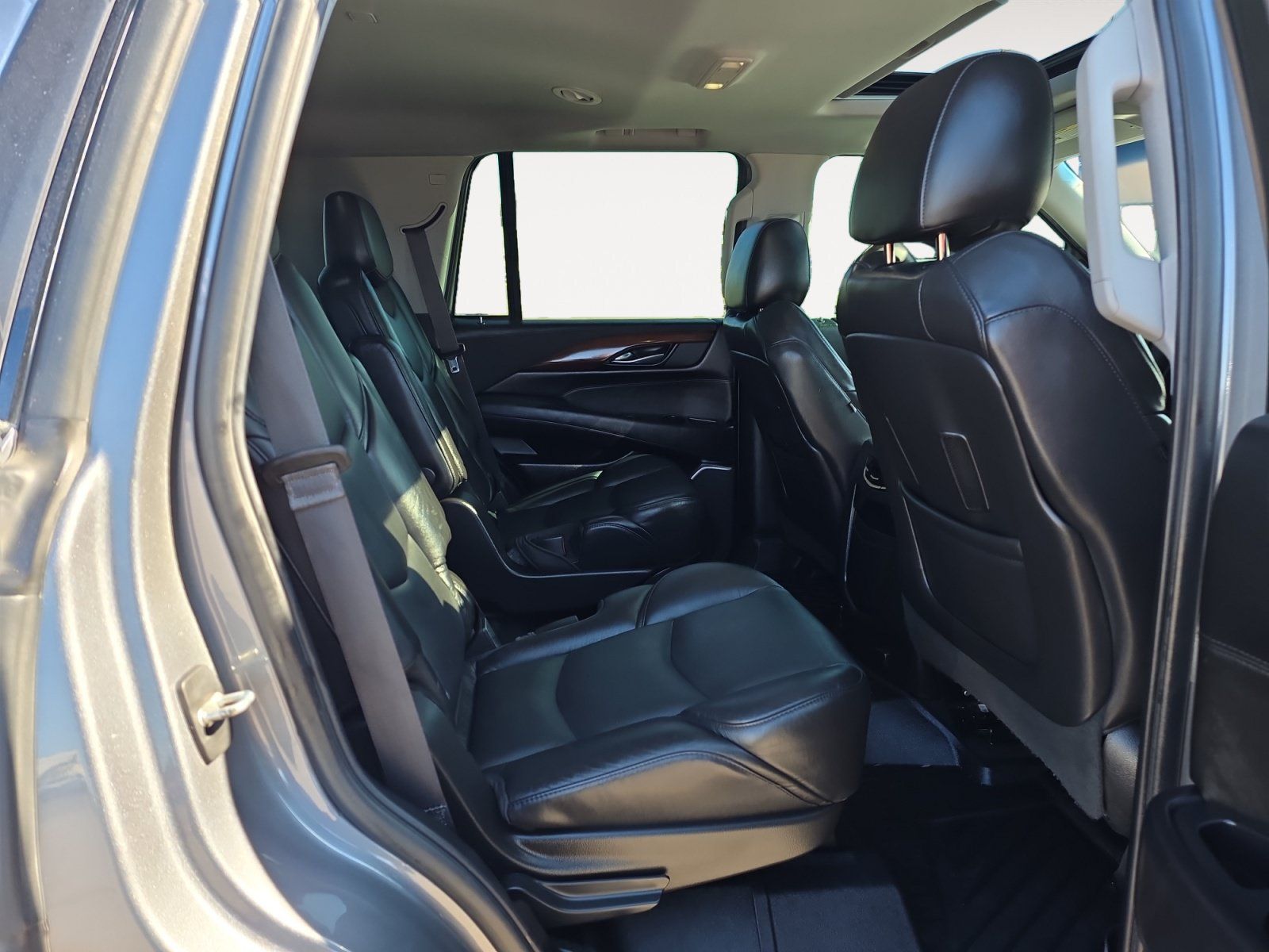 Used 2019 Cadillac Escalade Luxury AWD/4WD image 13