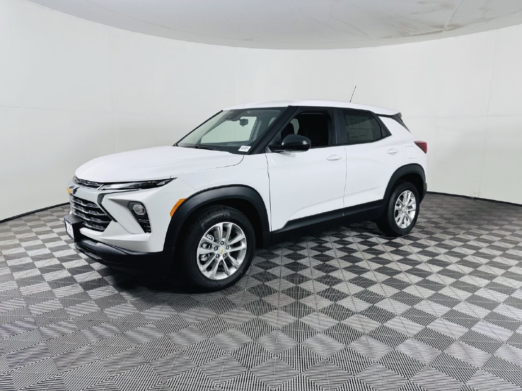 Used 2026 Chevrolet TrailBlazer LS w/ LS Convenience Package FWD image 4