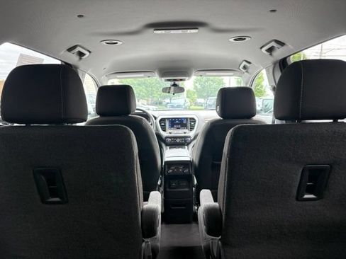 Used 2023 GMC Acadia SLE w/ Driver Convenience Package FWD image 7