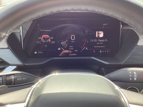 Used 2026 GMC Acadia Elevation w/ Elevation Premium Package FWD image 19