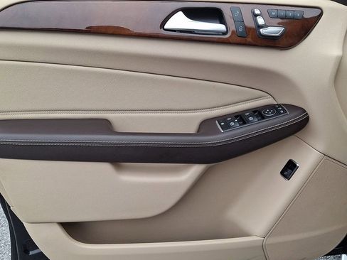 Used 2017 Mercedes-Benz GLS 450 4MATIC image 12