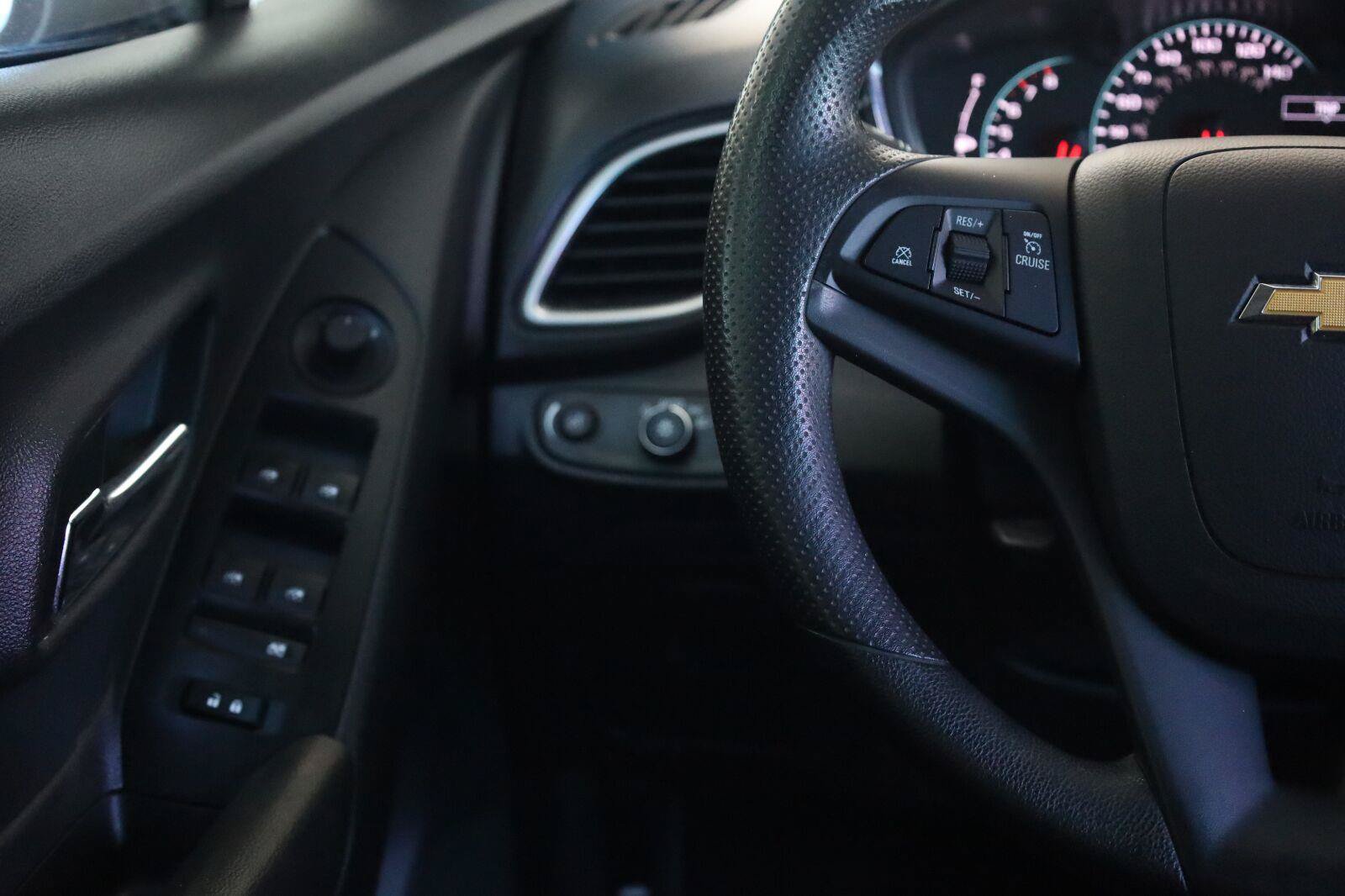 Used 2021 Chevrolet Trax LS w/ Tint and Cruise Package FWD image 30