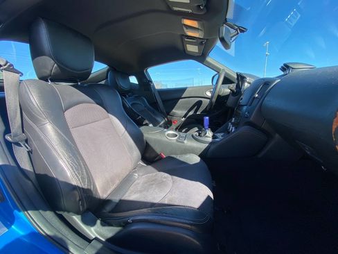 Used 2009 Nissan 370Z Touring image 7
