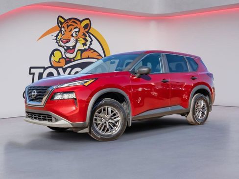 Used 2023 Nissan Rogue S image 1