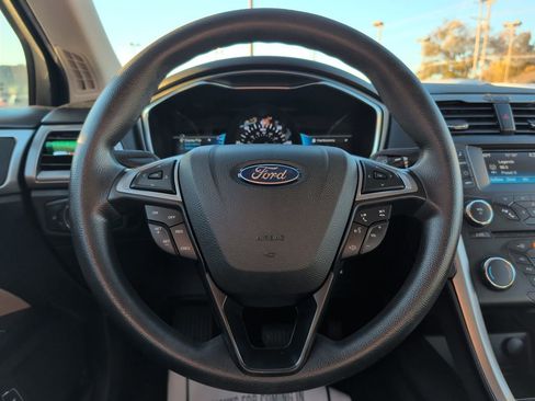 Used 2018 Ford Fusion S image 11